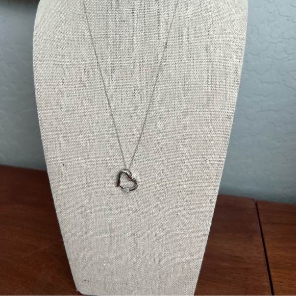 Kay Jewlers 10 karat white gold necklace. - Picture 3 of 3